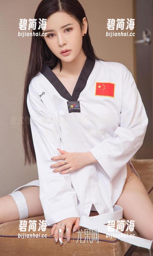 爱尤物 - 私房黑丝：有了夏玲蔓，黑夜不再黑，眉毛不再亮！