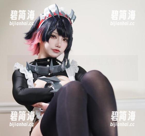 狐洛洛子的写真合集，足部细节让人移不开眼了！
