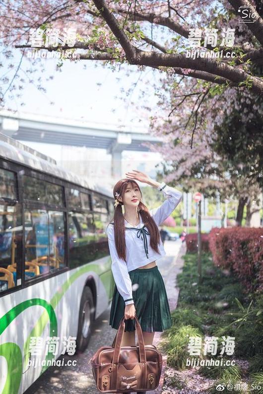 当王羽杉遇上纯白，这是一场色彩的绝缘！图片与原图双重袭来，补习班说的我听懂了没？