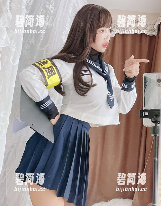 白烨烨 今天来到了白烨烨的‘恰巴耶夫’写真集,希望能有新花样更新哦