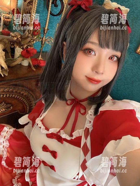 皮皮奶可可爱了啦户外全套写真，随便一转身都是风景，真有趣。