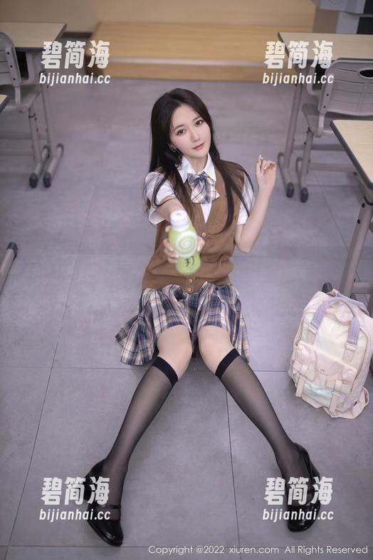 秀人网 - Synonym美图与Laura苏雨彤学妹，兼容得如此和谐，照片更别提了。