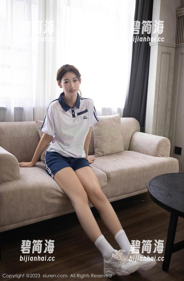 秀人网 - 在高清图库里迷失，真是七七kiko的毛衣让人移不开眼
