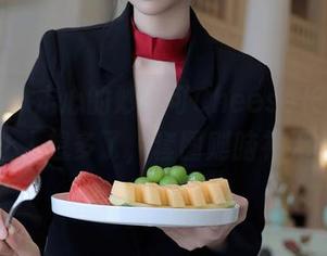 秀人网 – 走心的妙可可Cheese长腿，原图让人想多了，套图则脑补无极限