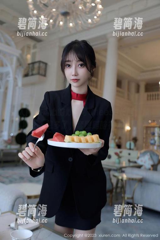 秀人网-妙可可Cheese 秀人网 - 走心的妙可可Cheese长腿,原图让人想多了,套图则脑补无极限