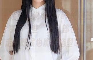 秀人网 – 哇！江淑影river长腿惹人爱，图集里分享了一些“腿”部小道具，懒得走的时候也能摆造型哦！