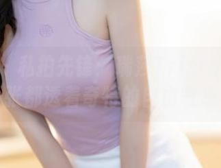 秀人网 – 私拍先锋：瑞莎Trista的JK每一张都透着奇特的自由气息。