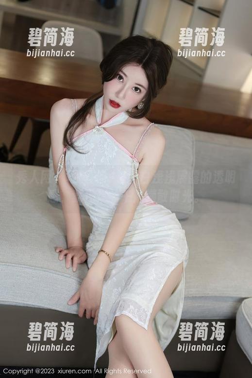 秀人网 - 写真的一角：白浅浅展露的透明感，就像你的午后懒散时光。