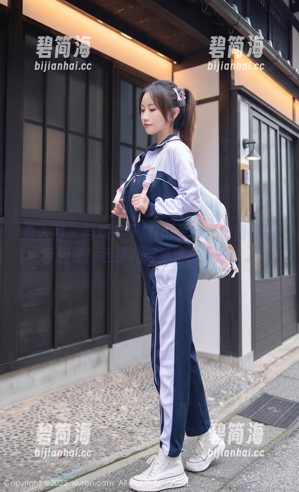 秀人网-糯美子Mini 秀人网 - 当糯美子Mini居家:原图好想带回家!连茶几都被她比下去了。