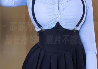 秀人网 – 苏苏阿发了一组裸足美图，果然脚长得好，照片不能差！