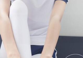 紧急企划 – 小婕的眼镜奇遇，福利写真让人忍不住想多看几次，嘿嘿！