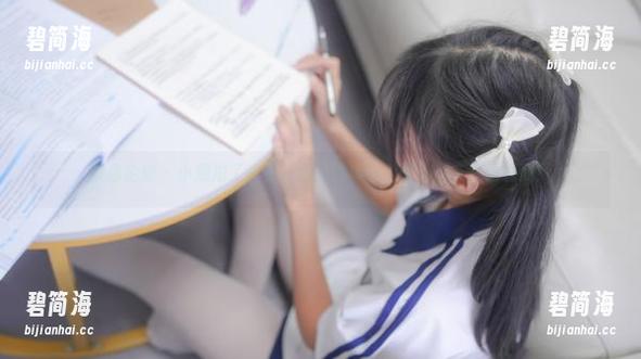 紧急企划 - 小恩拍了少女，作品里每一个眼神都在挑逗着我！