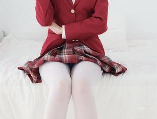 紧急企划 – 见希w那张JK的原图，目光不经意间滑落，套图里又藏着怎样的电流？