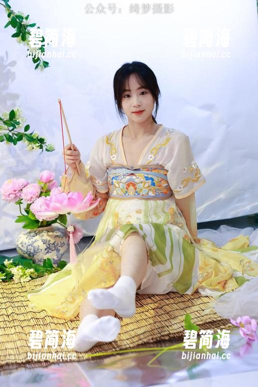 绮梦摄影 - 慌忙寻找佳佳的女神写真，结果找到了我自己的心动！