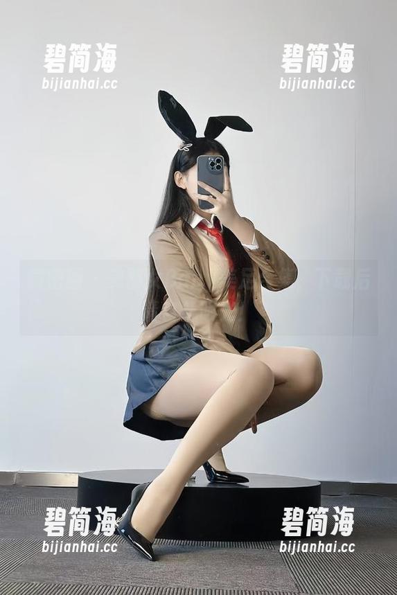 微密圈 - 美邵女Baby美足合集，下载后请自备眼光！