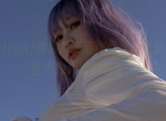 脱尾巴Mizuki的最新高清作品集，光影交错中那些不为人知的秘密…