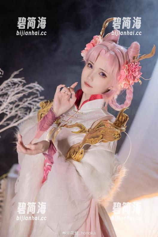 花兮_honoka：私拍图包里的六叠间，谁说宁静不能调皮？