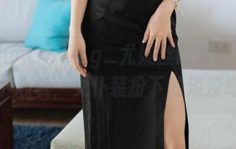 花漾show – Egg_尤妮丝的套图下载中透露小心机，女仆装扮下的淡淡嘲讽。
