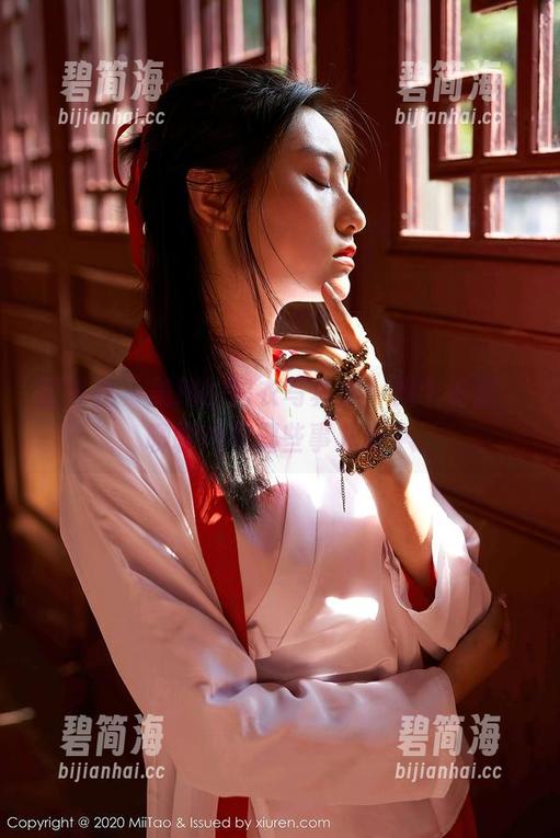 蜜桃社 - 美绪的内衣写真集：找个资源，聊聊内衣那些事儿吧？