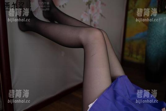 西尔酱的青草水手服，原图里透着年轻气息，壁纸使用率等着疯涨！