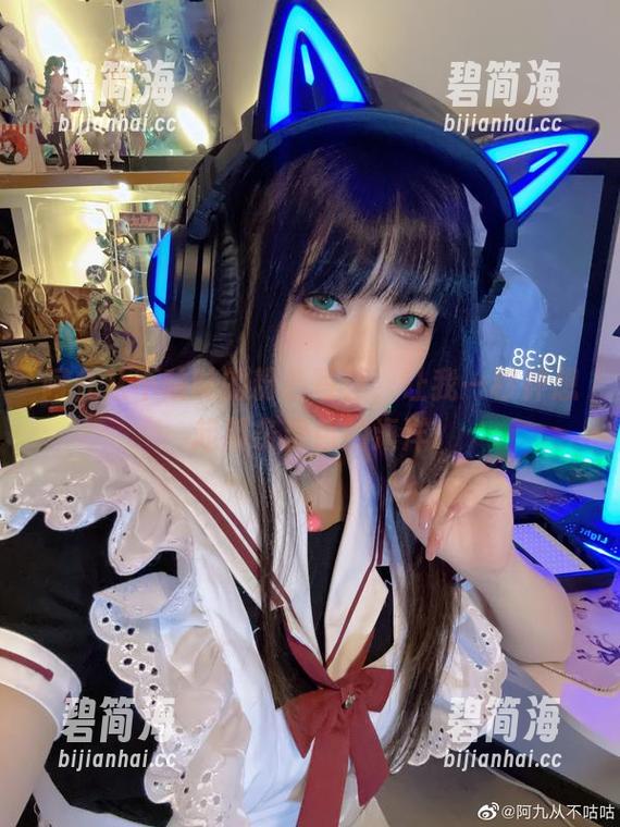 阿九从不咕咕的粉色写真，让我一秒钟想起那条粉色的海洋