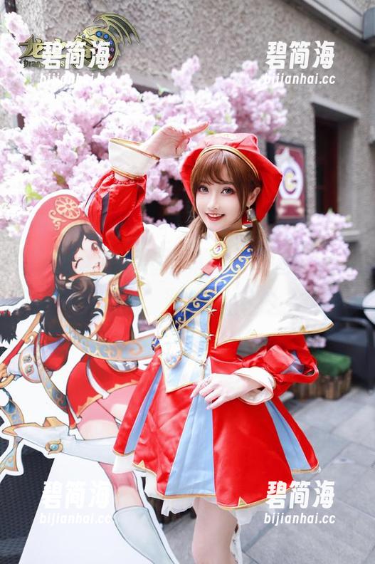 露儿大魔王的忧郁御姐风：一场别样的cos合集
