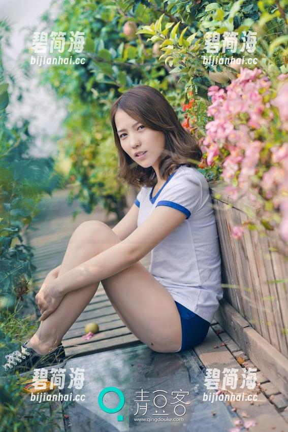 青豆客 - 雪Baby现身海边，福利图集一览无余