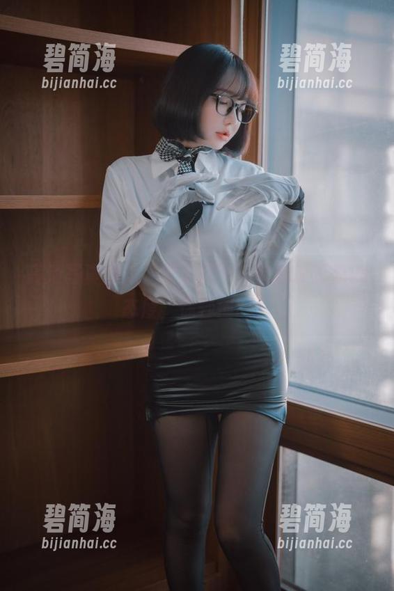 高清写真里的“护士风”，韩国孙乐乐的态度，你秒懂吗？