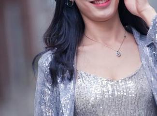 魔镜街拍 – 今天的蓝色泳衣主角是芝芝，美图分享带你去海边度假，放松心灵！